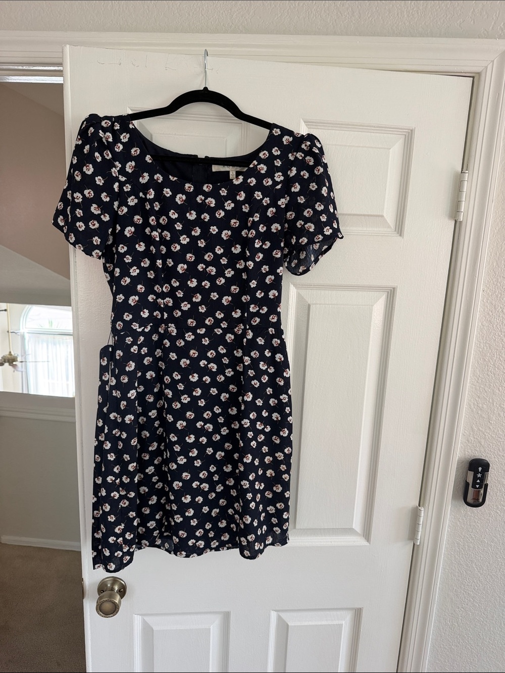Rowan Navy Floral Short-Sleeve Dress sz sm